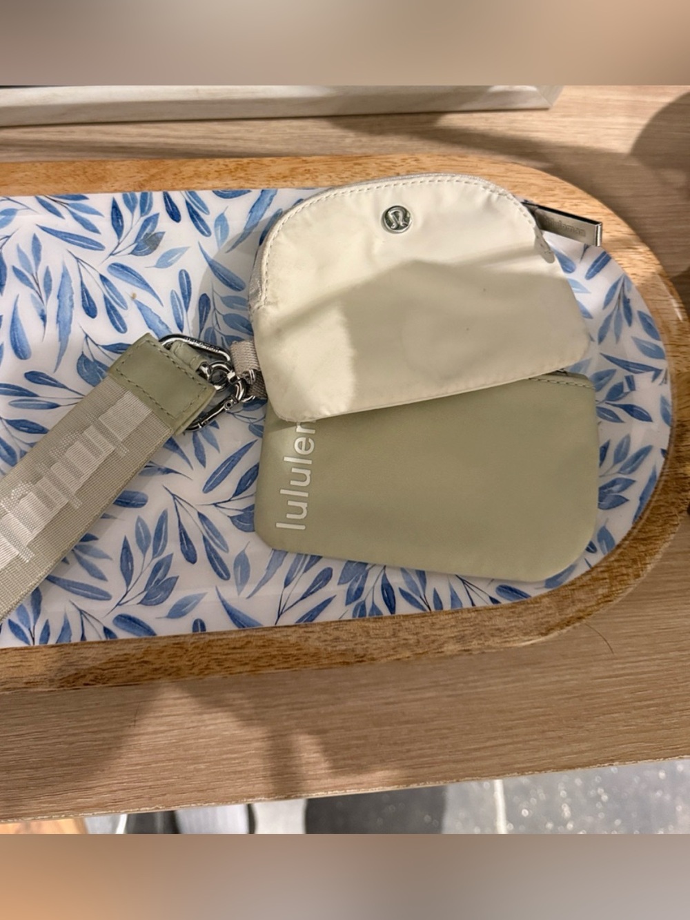 lululemon athletica Two-Tone Mini Wristlet Wallet - Cream & Sage
